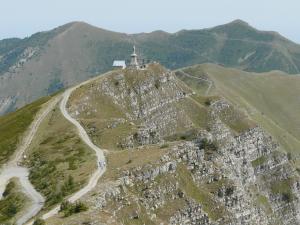 Xtrallusion photo library of independent, self-guided walking and sightseeing holidays in Italy. Pictures, images, photos and photographs taken along the way of this 1-day walking itinerary, to give you a visual impression of the day's walk.